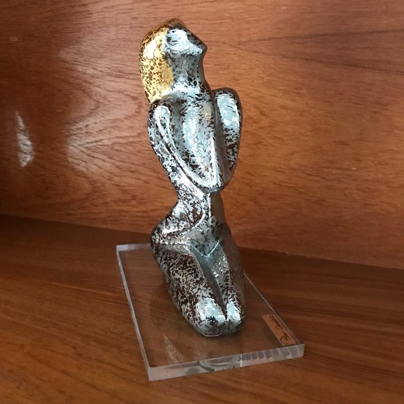 Axia Hand Made 24K Gold Plated Porcelain Female Figurine Sculpture Statue - Picture 2 of 8